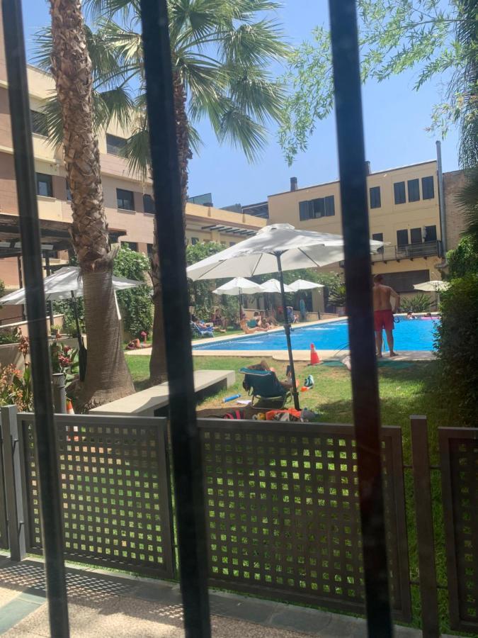 Apartamento Proximo Al Centro De 2 Dormitorios Con Piscina. Seville Luaran gambar