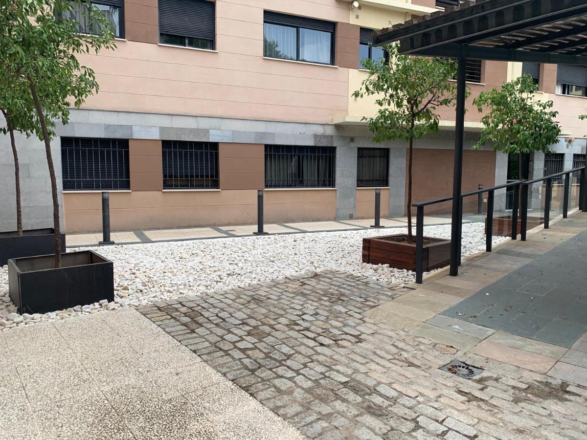 Apartamento Proximo Al Centro De 2 Dormitorios Con Piscina. Seville Luaran gambar