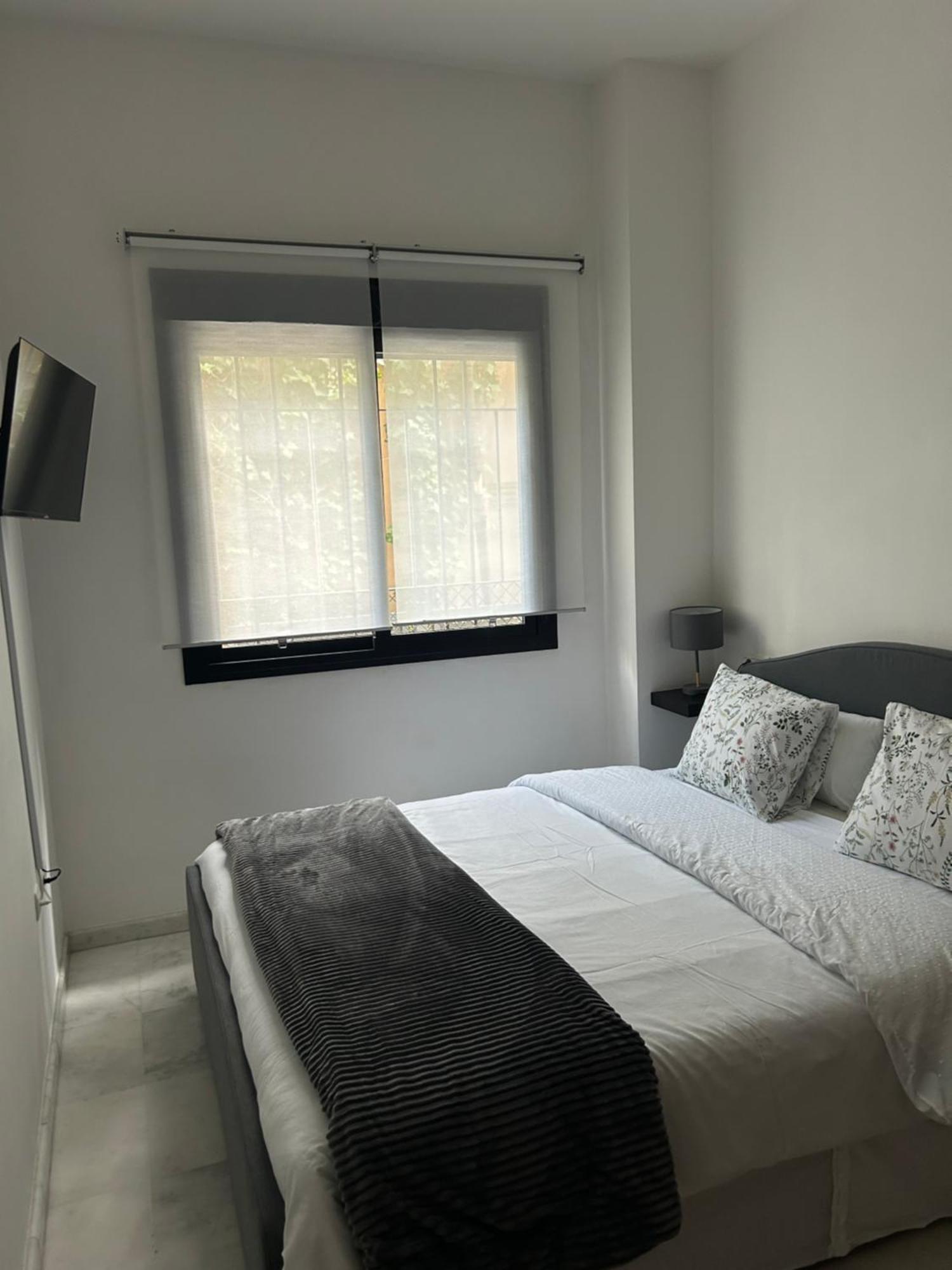 Apartamento Proximo Al Centro De 2 Dormitorios Con Piscina. Seville Luaran gambar