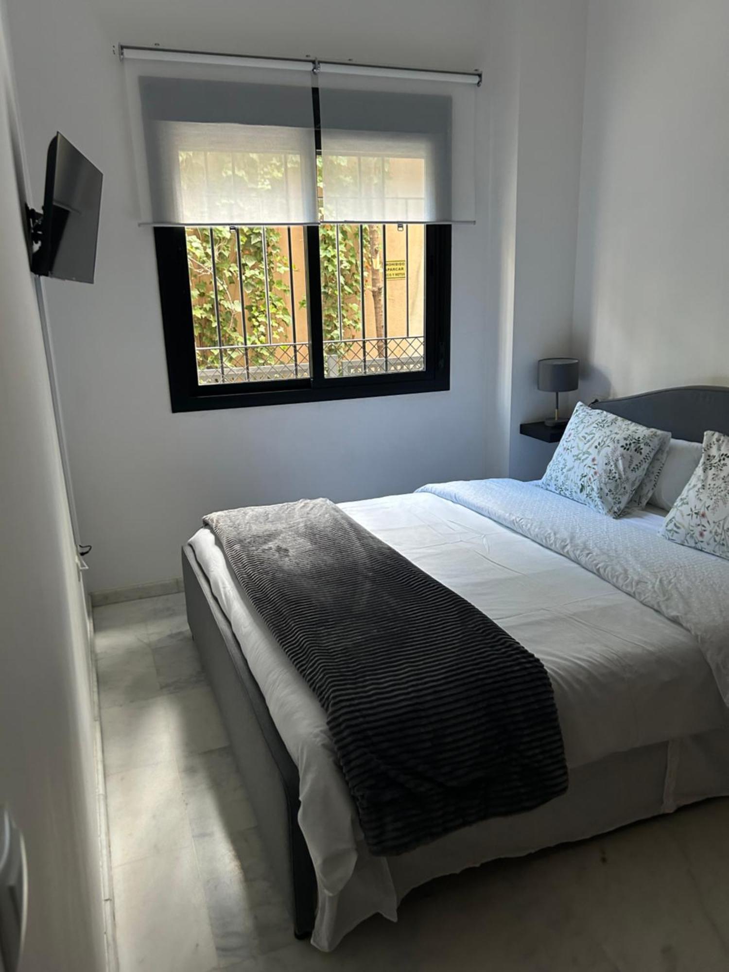 Apartamento Proximo Al Centro De 2 Dormitorios Con Piscina. Seville Luaran gambar
